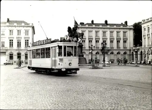 Foto Bruxelles Brüssel, Belgische Straßenbahn Nr. 1332, Linie 2, Place Royal