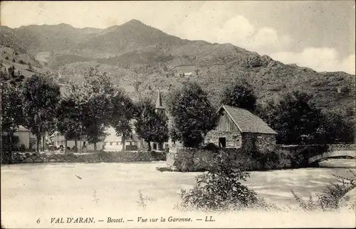 Ak Bossòst Bosost Val d'Aran Katalonien, Vue sur la Garonne, Stadtansicht, Berg