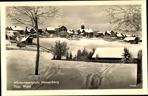 Ak Masserberg in Thüringen, Wintersportplatz, Winterlandschaft, Schnee, Blick auf den Ort