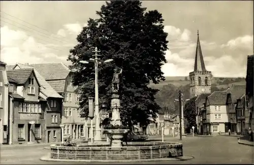 Ak Vacha Thüringen, Marktplatz mit Neptunbrunnen