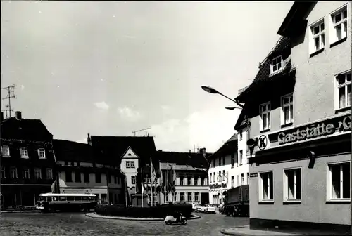 Foto Ak Lutherstadt Eisleben in Sachsen Anhalt, Gaststätte, Partie im Ort