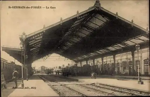 Ak St Germain des Fosses Allier, La Gare, Bahnhof