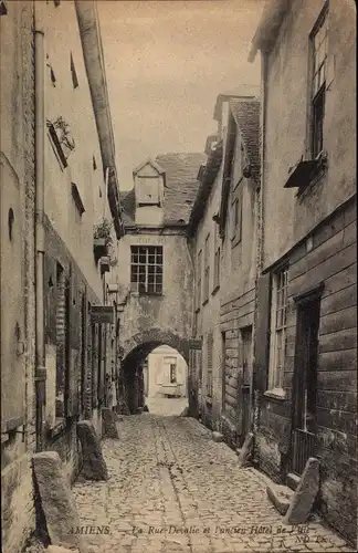 Ak Amiens Somme, La Rue Devalie, Hotel de Ville, Gasse