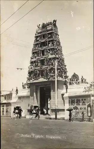 Foto Ak Singapore Singapur, Indian Temple, Rikschas