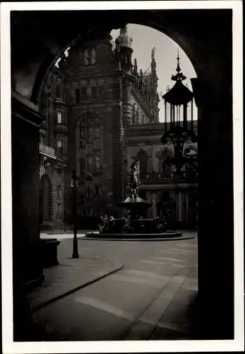 Ak Hamburg Mitte Altstadt, Ehrenhof des Rathauses