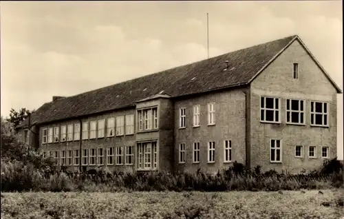 Ak Züssow in Mecklenburg Vorpommern, Polytechnische Oberschule