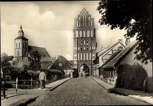 Ak Altentreptow in Mecklenburg Vorpommern, Brandenburger Tor