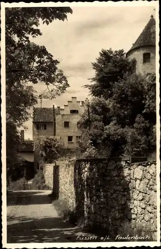 Ak Füssen im Ostallgäu, Faulenbach, Straßenpartie, Mauer