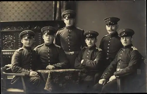 Foto Ak Deutsche Soldaten in Uniform, Gruppenbild, Osnabrück 1915