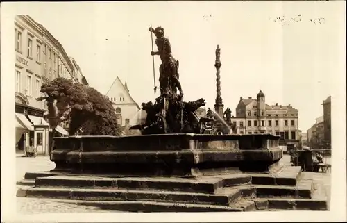 Foto Ak Olomouc Olmütz Stadt, Neptunova kasna, Neptunbrunnen