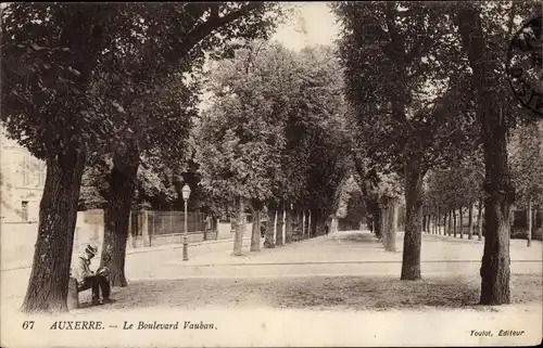 Ak Auxerre Yonne, Le Boulevard Vauban