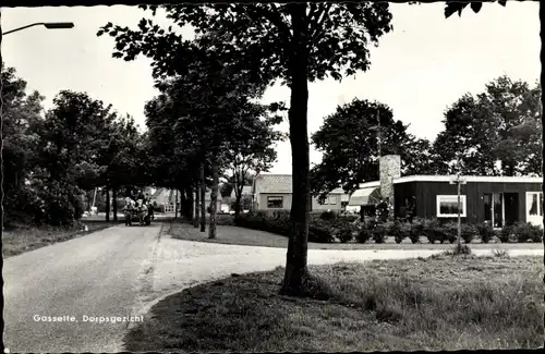 Ak Gasselte Drenthe, Dorpsgezicht, Kutsche