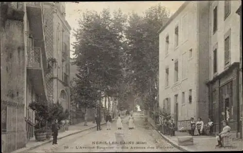Ak Néris les Bains Allier, Avenue Reignier, dite Avenue des Platanes, Villa de la Paix