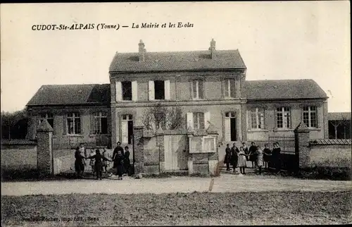 Ak Cudot Ste Alpais, La Mairie et les Ecoles