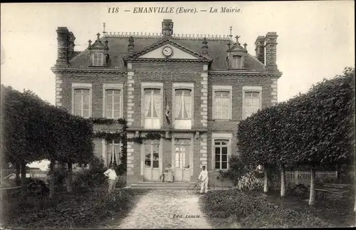 Ak Emanville Eure, La Mairie, Homme à Bicyclette