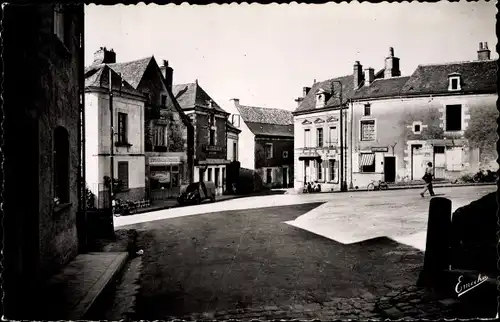 Ak Vieil Bauge Maine et Loire, Place de l´Église