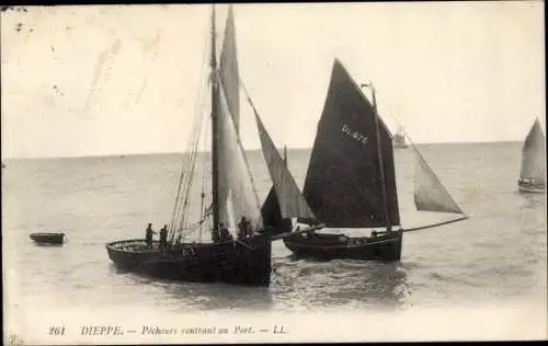 Ak Dieppe Seine Maritime, Pecheurs rentrant au Port, Fischerboote