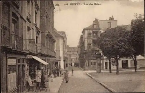 Ak Dieppe Seine Maritime, Rue des Bains, Geschäfte