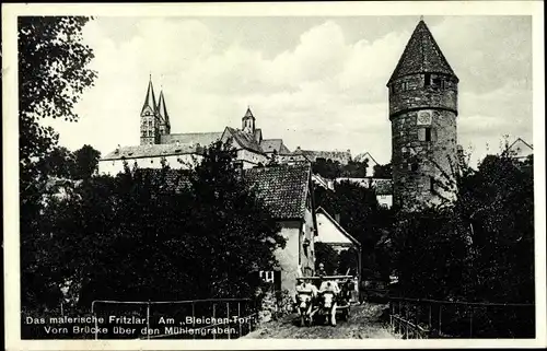 Ak Fritzlar in Hessen, Am Bleichen Tor, Brücke über den Mühlengraben