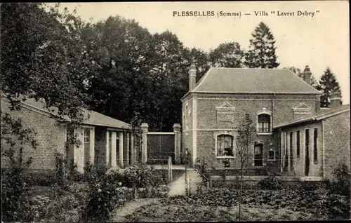 Ak Flesselles Somme, Villa Levret Debry, Außenansicht vom Garten aus