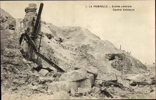 Ak Marne, Fort de La Pompelle, Entree centrale, zerstörtes Haus