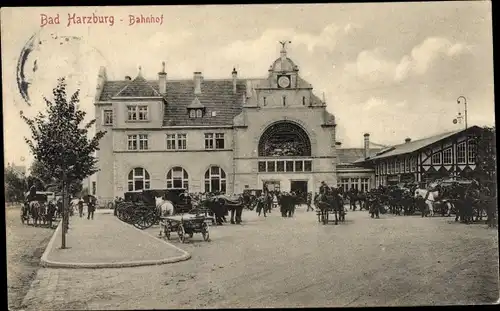 Ak Bad Harzburg in Niedersachsen, Bahnhof, Vorplatz, Kutschen