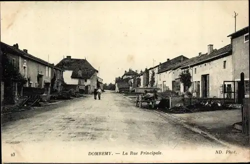 Ak Domrémy la Pucelle Lothringen Vosges, La Rue Principale, Hauptstraße