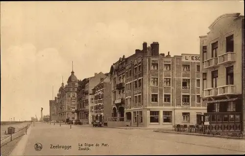 Ak Zeebrugge Westflandern, La Digue de Mer Zeedijk