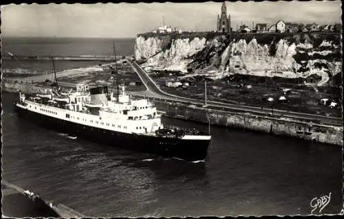 Ak Dieppe Seine Maritime, le Brighton passe a hauteur de Bonsecours, Schiff, Klippen, Felsen, Kirche