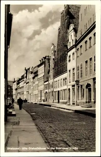 Ak Stralsund in Mecklenburg Vorpommern, Alte Giebelhäuser in der Semlower Straße