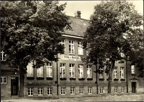 Ak Reuterstadt Stavenhagen in Mecklenburg, Fritz Reuter-Oberschule