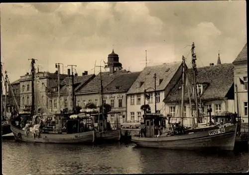 Ak Ueckermünde in Vorpommern, Am Hafen, Fischerboote