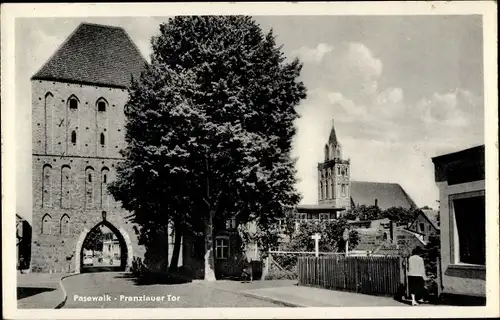 Ak Pasewalk in Mecklenburg Vorpommern, Prenzlauer Tor