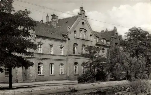 Ak Sandersdorf, Blick auf August Bebel Schule