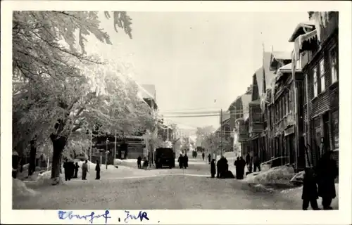 Ak Oberhof im Thüringer Wald, Straßenpartie im Winter