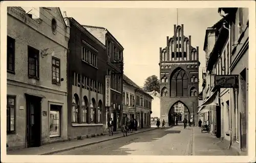 Ak Teterow in Mecklenburg, Partie zum Rostocker Tor
