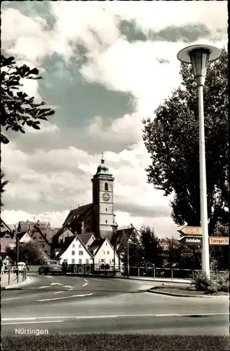 Ak Nürtingen im Kreis Esslingen, Straßenpartie im Ort, Kirche, Automobil