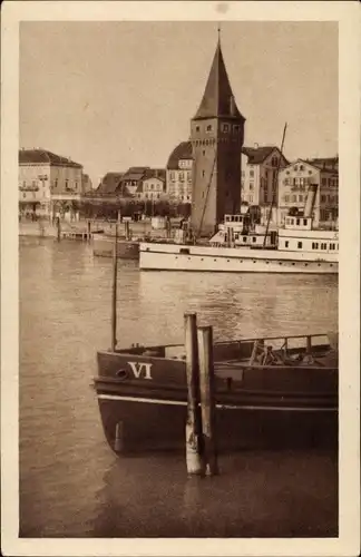 Ak Lindau am Bodensee Schwaben, Hafen mit altem Leuchtturm