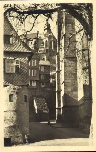 Ak Marburg an der Lahn, Blick vom lutherischen Kirchhof auf das Schloss