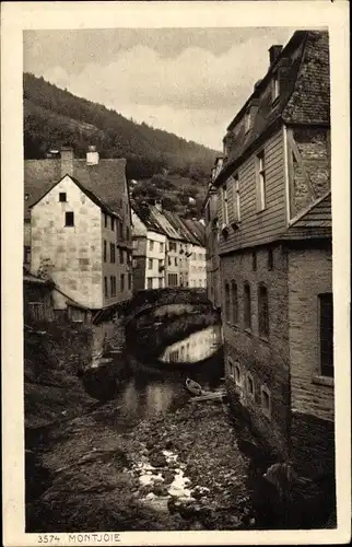 Ak Monschau Montjoie in Nordrhein Westfalen, Rurpartie im Ort, Brücke