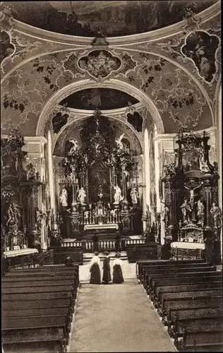 Ak Oberammergau in Oberbayern, Inneres der Kirche, Altar, Statuen, Fresken
