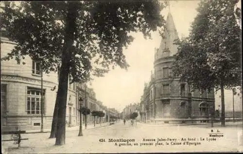 Ak Montluçon Allier, Avenue Jules Ferry, Au fond, Le Lycee