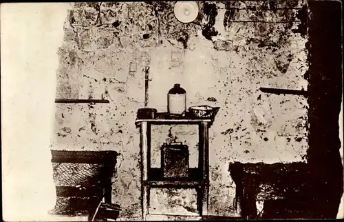 Ak Vimy Pas de Calais, Quartier General, Offiziersunterkunft im Bunker, Feldbetten