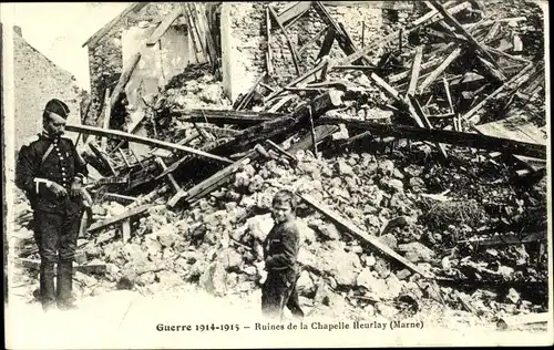 Ak Heurlay Marne, Ruines de la chapelle, Soldat, Kind vor zerstörtem Gebäude, Kriegszerstörungen