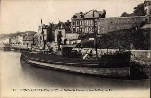 Ak Saint Valery en Caux Seine Maritime, Bateau de Commerce dans le Port