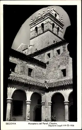 Ak Segovia Kastilien und Leon, Monasterio del Parral, Innenhof Kloster, Säulengang