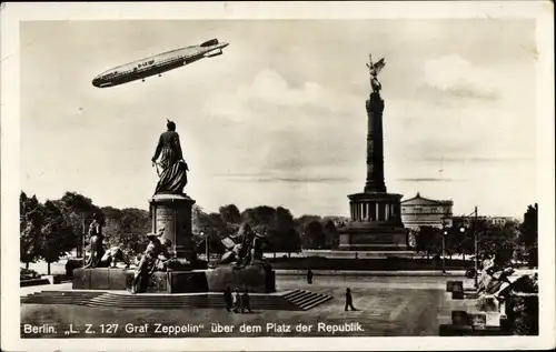 Ak Berlin Mitte,Graf Zeppelin über Platz der Republik