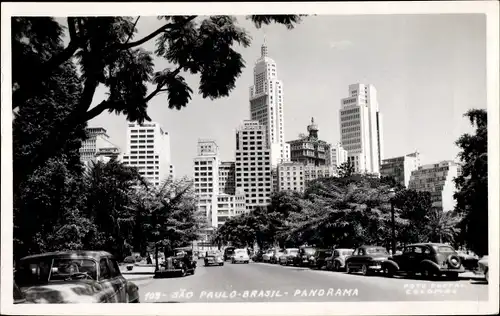 Foto Ak São Paulo Brasilien, Panorama, Straßenpartie, Automobile, Hochhäuser