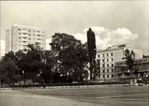 Ak Suhl in Thüringen, Hochhaus und Interhotel Thüringen Tourist