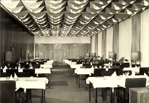 Ak Neubrandenburg in Mecklenburg, HO Hotel Vier Tore, Speiserestaurant